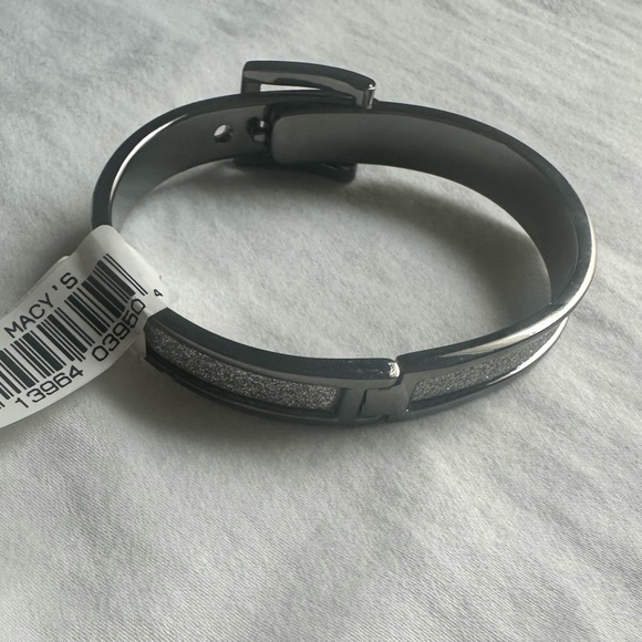 Macy’s Belt Style Silver Sparkle Bracelet - Picture 4 of 4